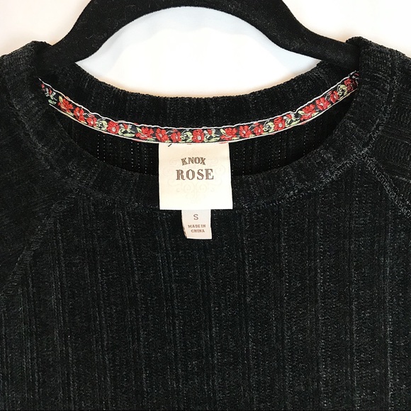 Knox Rose Black Velvet Tunic with Crochet Detail - Picture 5 of 5